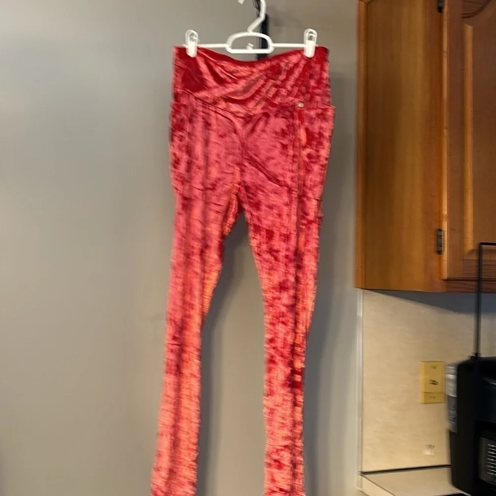 FABLETICS CRUSHED VELOUR LEGGINGS - Picture 4 of 5